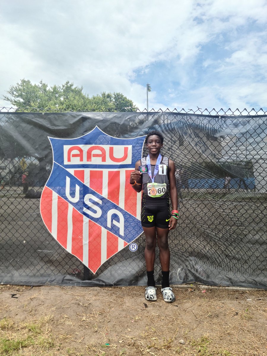 tyhawthorne2027's tweet image. Ran in the AAU Club Championships this week. Set some PR's in the 400m &amp;amp; 800m. Placed 4th in the 800m w/ a 2:13.20. @AAUTrackNField 
#AllAmerican