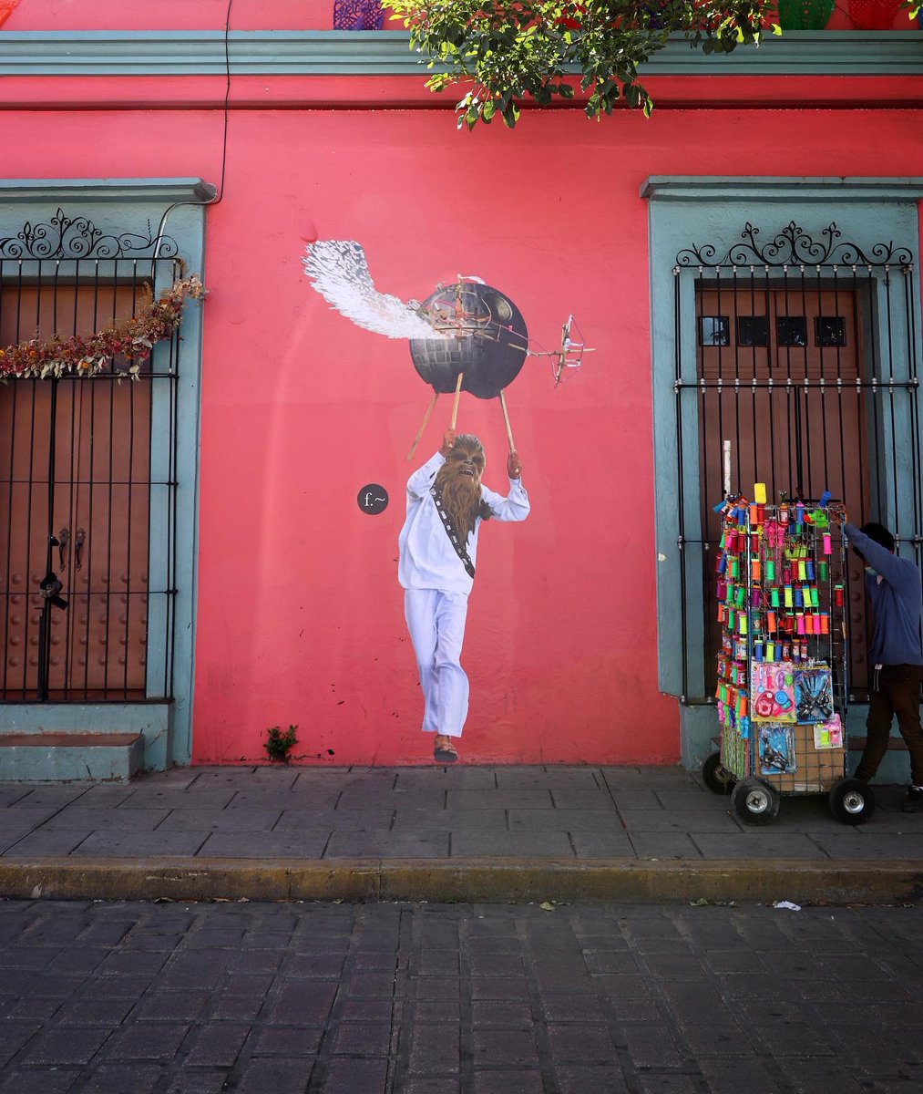efedefroy's tweet photo. ¡ Que viva la Guelaguetza y que muera el Imperio !
.
.
#oaxaca 
#mexico
#guelaguetza
#chewbacca 
#starwars 
#deathstar 
#streetart
#arteurbano
#efedefroy
#wheatpaste
#pasteup
#stencil
#stencilart
#mexpop
#popart https://t.co/aWIKgoTSJz