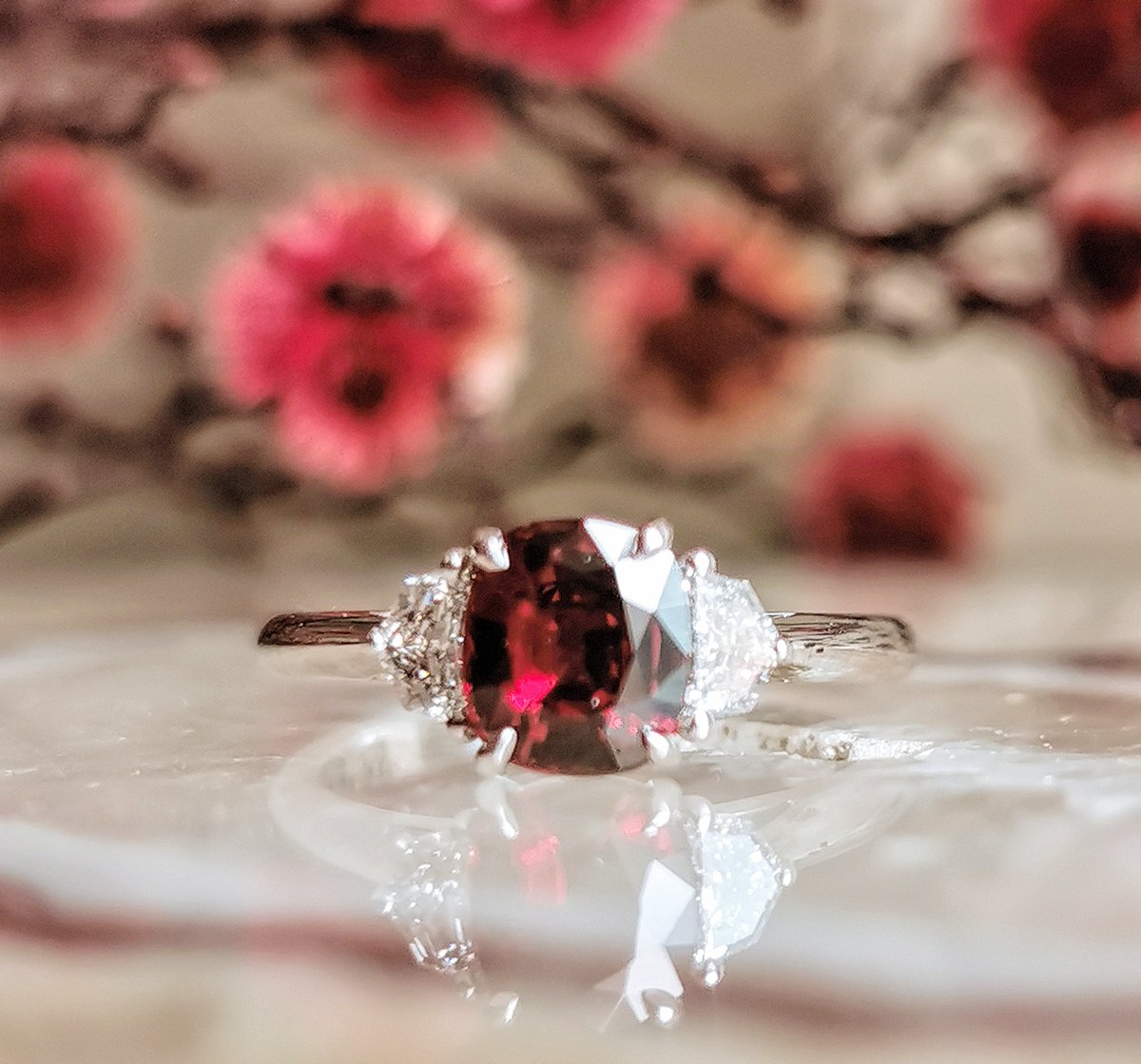 BillHicksDesign's tweet image. A gorgeous unheated Burmese Ruby with Cadi cut diamonds framing it perfectly.  

We have some beautiful unheated gems in stock at the moment so if you have always dreamed of your own heirloom ruby ring then get in touch today.