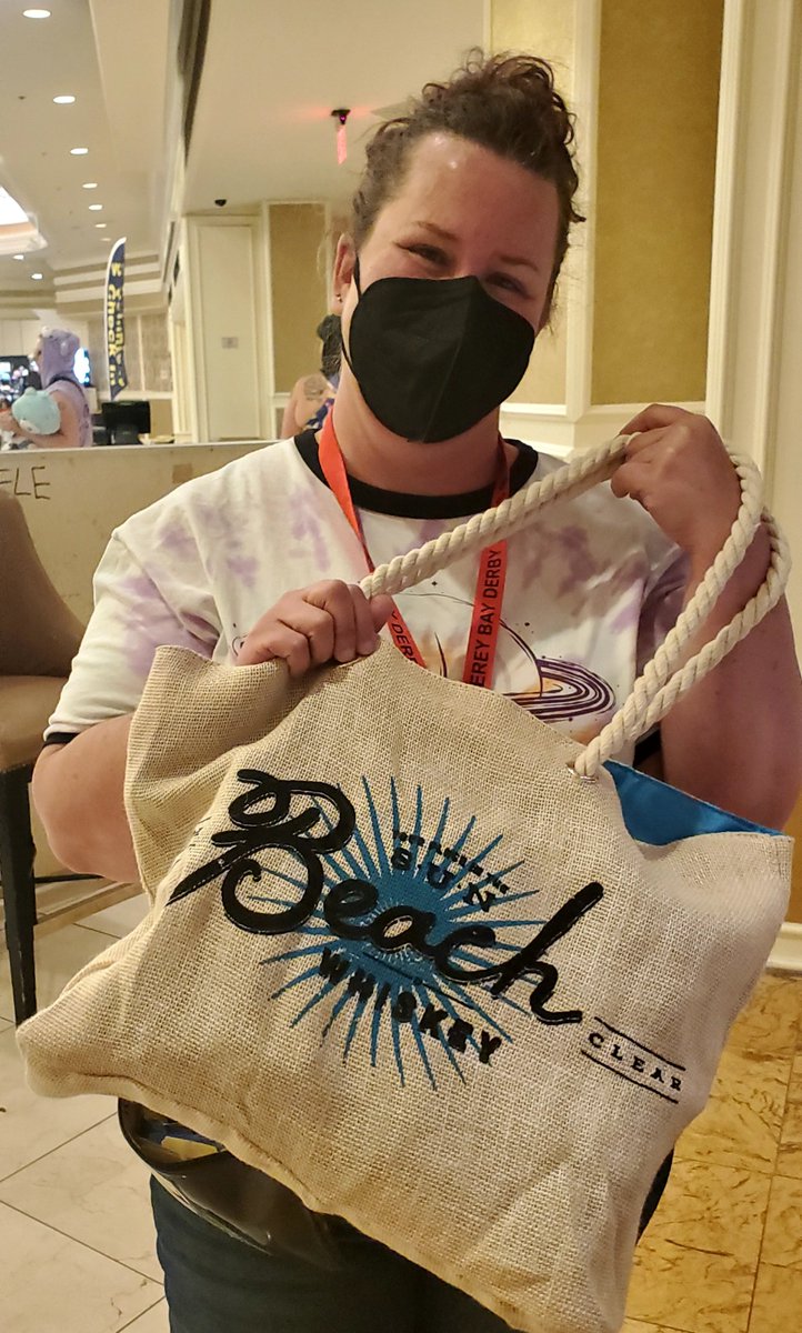 RollerCon's tweet image. So many happy winners! 😊 I'll try to get everyone's pics up today. Tag yourself, tag your friends, tag the awesome vendors who donated all the goods!