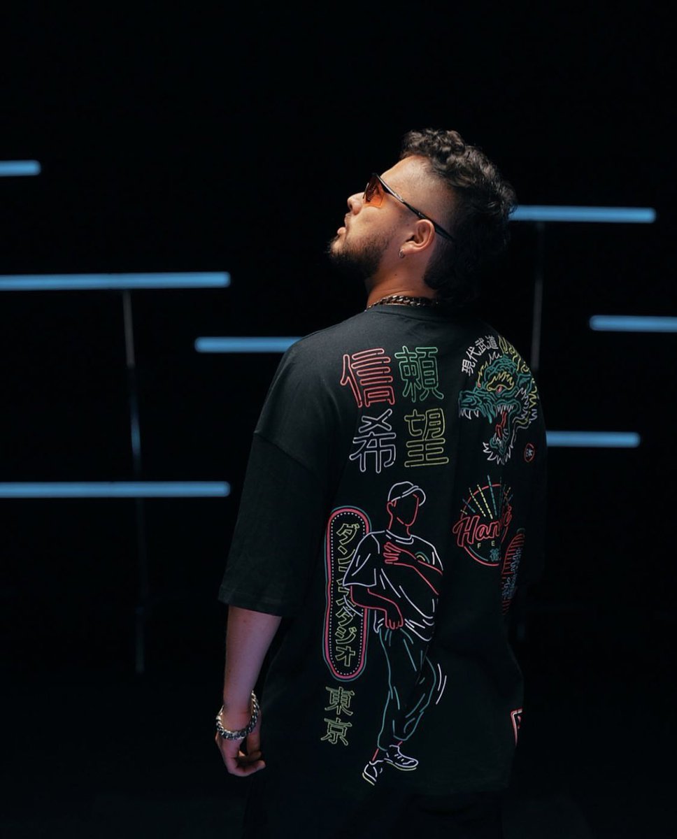 SebasDebe's tweet photo. El stream de hoy va a estar muy chimba pues pa que no se lo pierdan!! Invitado Samzzy que la está rompiendo con el último tema “esos ojitos”. Vamos a estar parchando un rato y escuchando que es lo que se viene. Atentos a las 6pm para que hagan sus preguntas https://t.co/xjzfxcD9m3