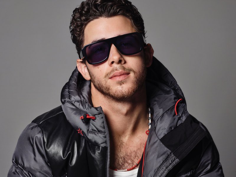 DailyNickJonas's tweet photo. the way that the curls are back… I could cry ✨ https://t.co/J08jQ4osbU