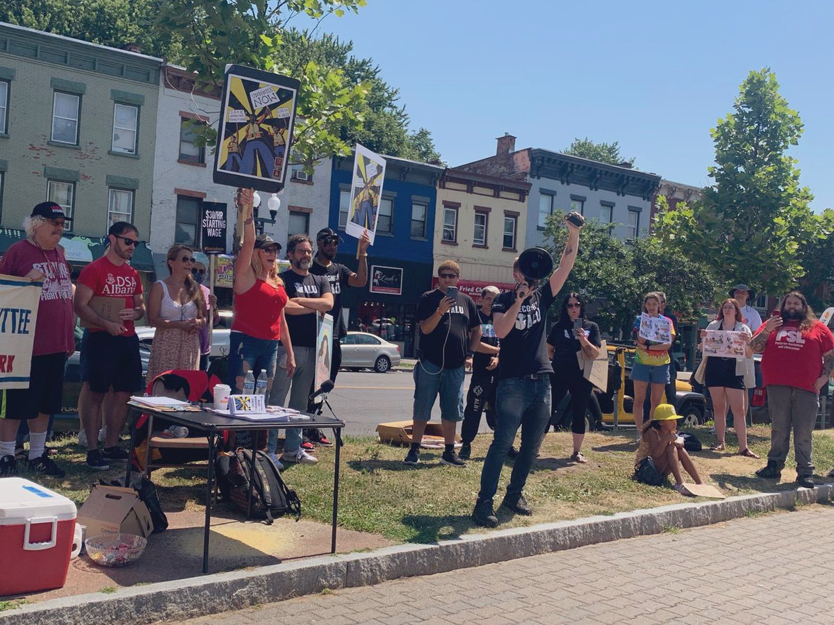 SocialistAlt's tweet photo. Incredible @amazonlabor rally today to kick off the union campaign at Amazon's #ALB1 warehouse in Albany! Workers and supporters rallied out front of the warehouse and got the word out to workers and the community. Let's build a strong fight to #UnionizeAmazonEverywhere! https://t.co/Whrkcm2drV