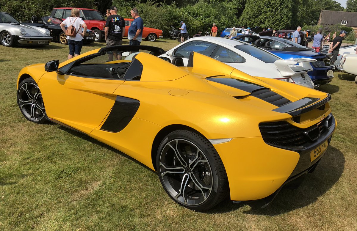 SimonGBrooks's tweet photo. #BringYourThing #McLarenMonday https://t.co/9jXFjaf3on