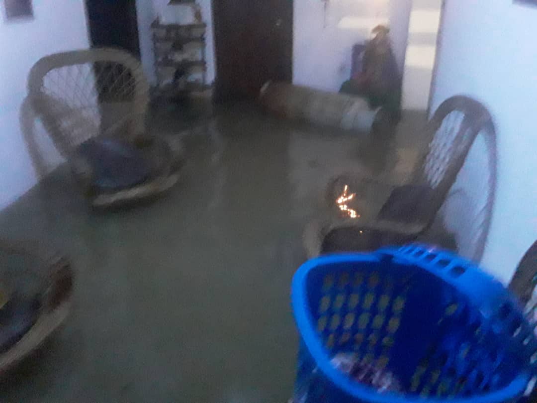 LirioPerezPetit's tweet photo. Habitantes reportaron a Protección Civil #Duaca y Barquisimeto. Afectados sectores del centro del Mun. Crespo: alrededores del Hospital Rafael A. Gil, CDI, Casacoima y José Félix Rivas.

#Lluvias #Lara #16Julio https://t.co/MKaYDuLzas