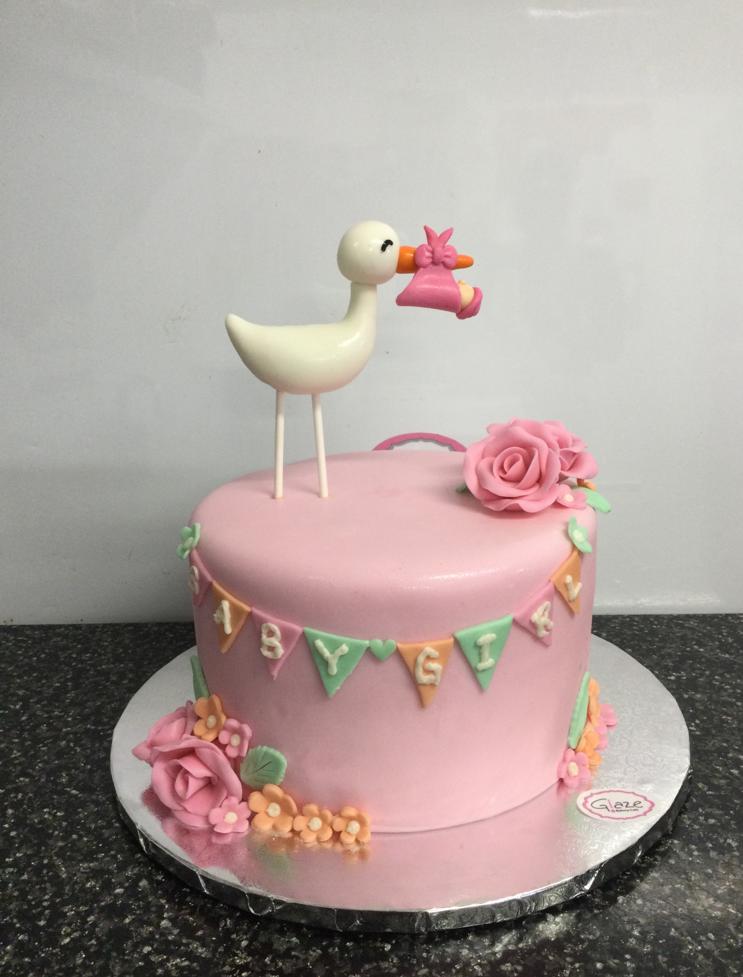 Let's end your weekend with some of our favourite cute cake creations 😊😊🤗🤗🎂🎂