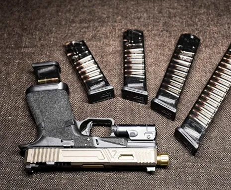 MagCommander's tweet photo. Fits the Glock 17, 18, 19, 19x, 26, 34, and 45
Compatible with Gen 1 through Gen 5 Glocks
Due to the wide variety of extensions for Glock, this mag base is designed to be compatible with Glock extensions
https://t.co/UbPKOVHyME
#ETS #magazine #2a #magcommander #pewpewlife🔥🔥 https://t.co/17P9Ezyk0G