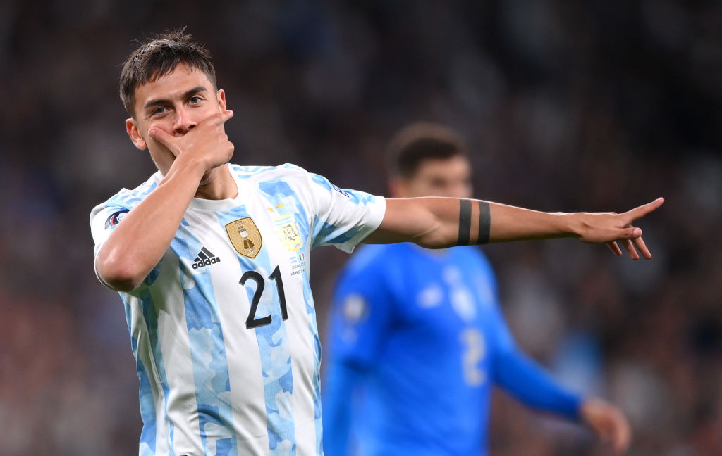 AS Roma official bid to Paulo Dybala: contract valid until June 2025, salary could reach €6m net per year add-ons included. Dybala and his camp will decide soon. 🟡🔴🇦🇷 #ASRoma <a href="/SkySport/">skysport</a>

Roma are pushing also with José Mourinho who wants Paulo Dybala as priority.
