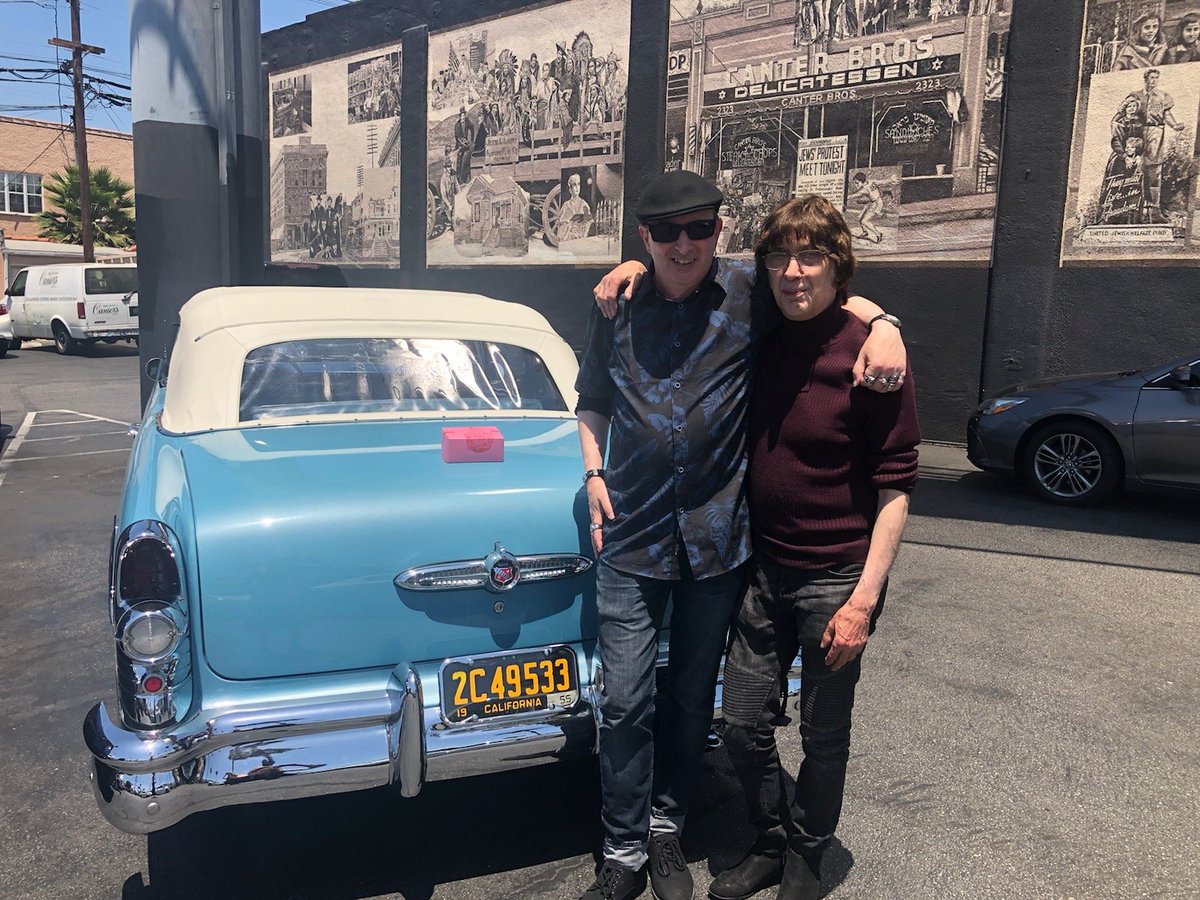 Yours Truly having #Hollywood #Adventures @Rainbowlive @theroxy & @cantersdeli  w/ @FlaminGroovies, @FrankieLoyal138 @djwillKNAC #goodtimes #classicvenues #classicmusic #classicfood #classiccars #LosAngeles #SanFrancisco #garagerock #rocknroll #powerpop @gospelbeac_h @MayansFX