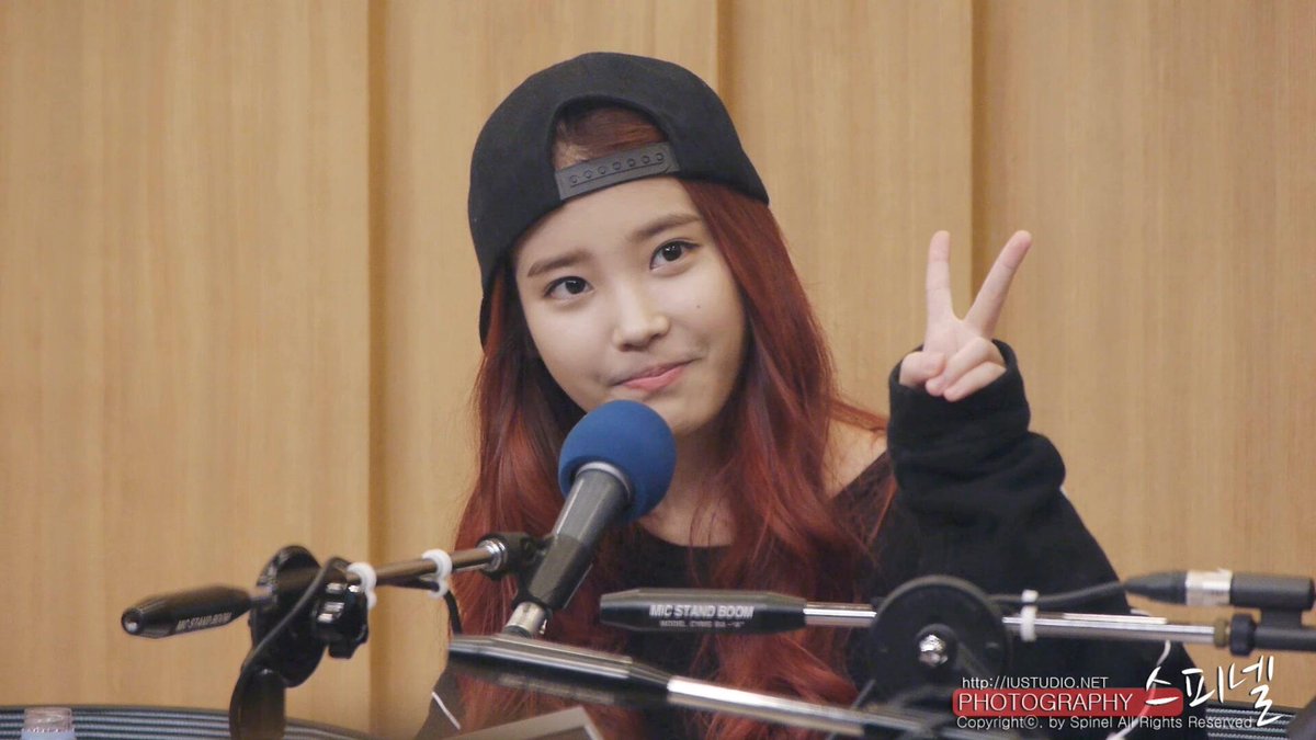 OfficixlChu's tweet photo. Hoy me tocó ser de ✨DJ✨ en la radio, y clarito que me enteré de esta rolita que apenas salió fui corriendo a ponerla a todo volumen y es que, claramente deberíamos estar todos #UnderLILITHsControl porque claramente esta reina llegó a adueñarse de todo con El #LilithPDsingle 💖 https://t.co/wkrMqDlE68