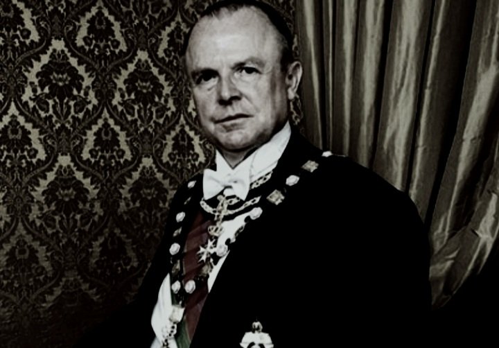 ImperioDoBrazi3's tweet photo. Esta página era para ser algo mais descontraido, sem coisas muito serias, mas com a morte de Dom Luiz, não sei quando voltarei a ter o mesmo humor de antes, Dom Luiz estará em nossos cora��ões.

👑Ave imperio Ave gloria👑 https://t.co/02LG422Ss4