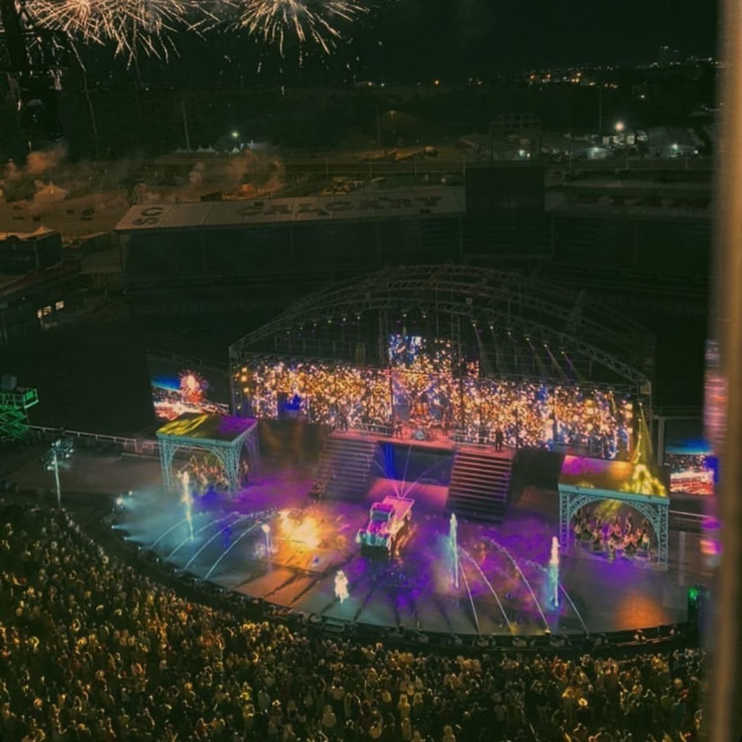 perpiesoul's tweet photo. Playing the Grandstand Show at the Calgary Stampede with incredible Canadian musicians, 
for 20,000 guests each night, 10 nights, great arrangements by Dave Pierce, It’s been amaiiizing!
Thank you Scott and thank you Young Canadians
:
#CalgaryStampede
#GrandstandShow
#Perpie https://t.co/R6VgAkaUgs