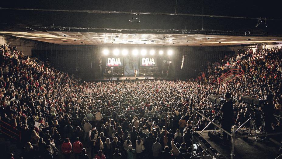 cameronjlc's tweet photo. Increíble @lalioficial en la plata !! https://t.co/LAVSqB6Zjb