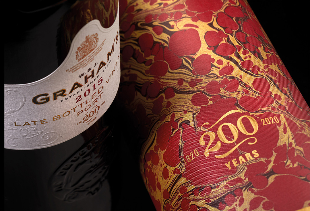 worldbrandesign's tweet photo. ThinkBoldStudio - Graham's Bicentenary Edition by ThinkBoldStudio
.
https://t.co/z1wsN7LCwJ
.
#winepackaging #labeldesign #packagingdesign #branddesign #illustration #typography #worldbranddesign #worldpackagingdesign https://t.co/LS3z6WlX5e
