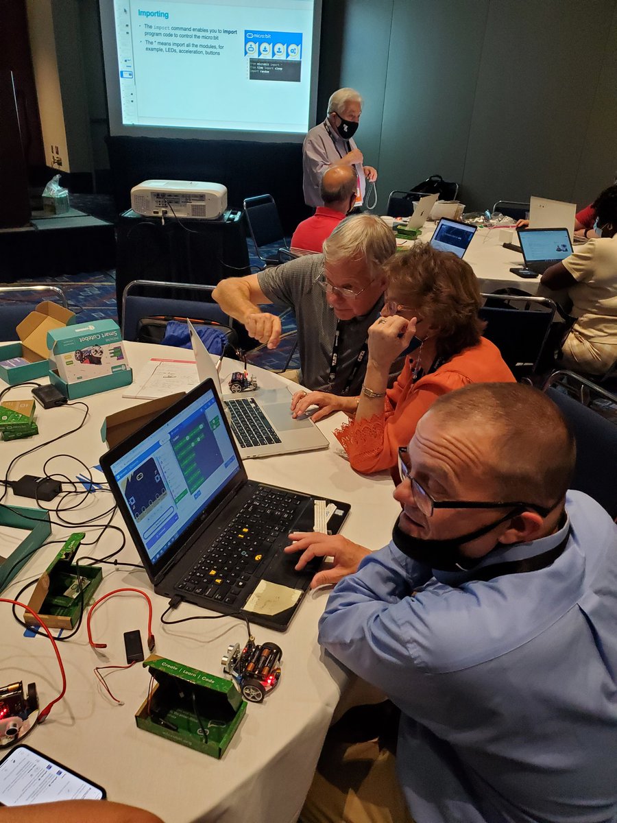 gregeb13's tweet photo. #CSTA2022 
#microbee
#microbit https://t.co/e25QaXTLxh