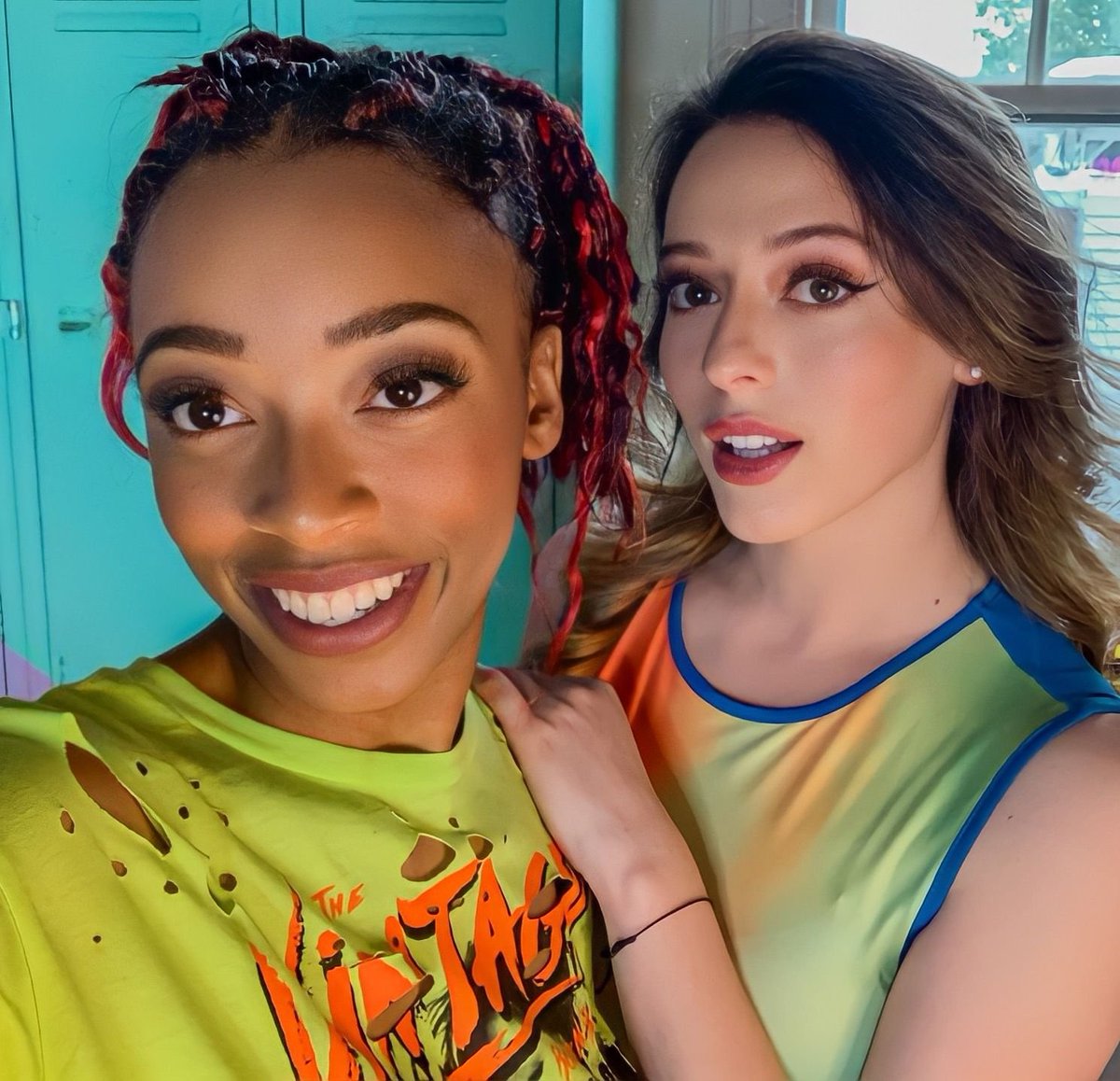 Vmment's tweet photo. Hey @1221official_ , can we borrow your selfie cards? 👀👀#Ani1221 #Mariel1221 #Tea1221 #Liz1221 #1221music #VeMEnt #MirrorHour https://t.co/ux2d8lG2ED