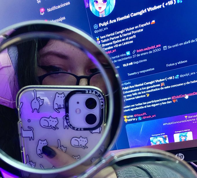 Viendo si me coloqu&eacute; bien la peluca ☺️  Ojitos de mona china IRL ~ https://t.co/DQzADRwZ80<a href="/tag/vtuberuprising"class="tags"><span>#vtuberuprising</span></a><a href="/tag/spamdeescotes"class="tags"><span>#spamdeescotes</span></a>