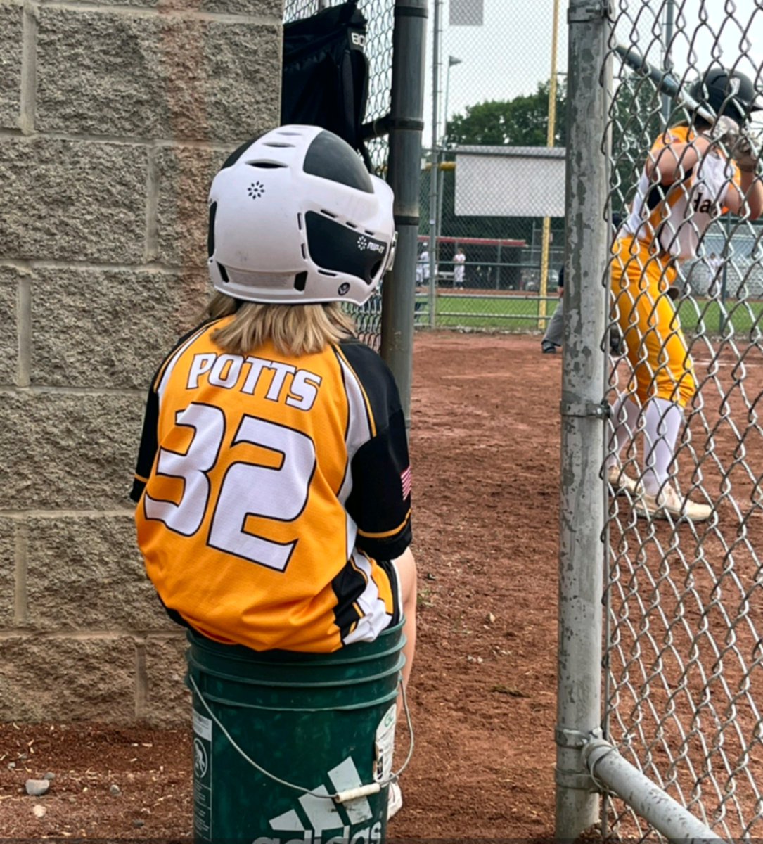Best of luck to our bat girl/ team manager Kinney, aka T Pot as she tries out for her travel team tomorrow. She gets to help name the team if she makes it. She likes the team name, Mini Hawks. 💛🖤

We do too! 
Good luck Kinney!