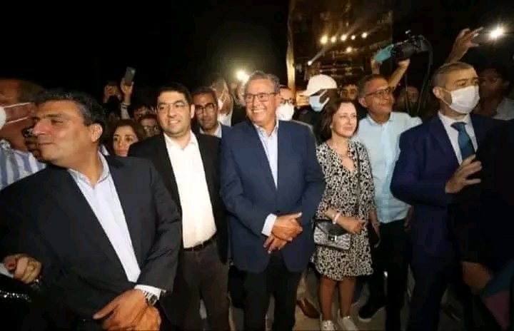 GotMoroccan's tweet photo. باش تكون العافية شاعلة في غابات بلادك والناس تعاني، أو تمشي كرئيس حكومة لمهرجان موسيقي وتفرنس تما بدوك السنان العاوجين عوض تكون قريب من ضحايا الكارثة فهذا يعني شيء واحد انك قليل العفة ومتبلد الاحساس وعديم المسؤولية.
#Degage_Akhannouch 
#7dh_Gazoil
#8dh_Essence https://t.co/Hxqi29L6od