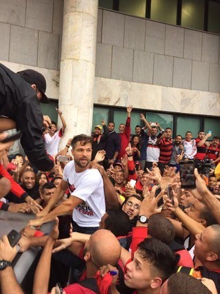 jonasstelmann's tweet image. Depois de 12 anos na Europa, @ribasdiego10 foi um dos primeiros grandes nomes vindos da Europa que acreditou no que o Flamengo se tornou hoje. Ganhou títulos, criou uma identidade, foi agredido fisicamente e com palavras, MAS NUNCA DESRESPEITOU A INSTITUIÇÃO #Flamengo.  (+)