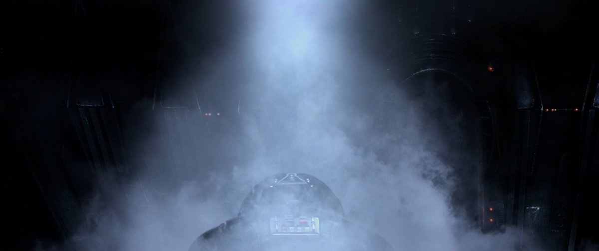 SWshotbyshot's tweet photo. Star Wars: Revenge of the Sith - shot 2083 https://t.co/7MPHhz7JaA