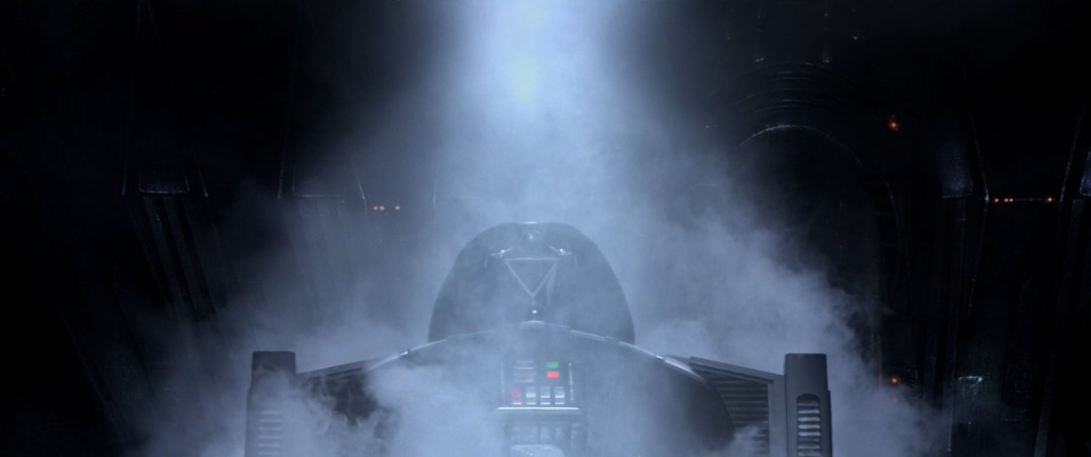 SWshotbyshot's tweet photo. Star Wars: Revenge of the Sith - shot 2083 https://t.co/7MPHhz7JaA