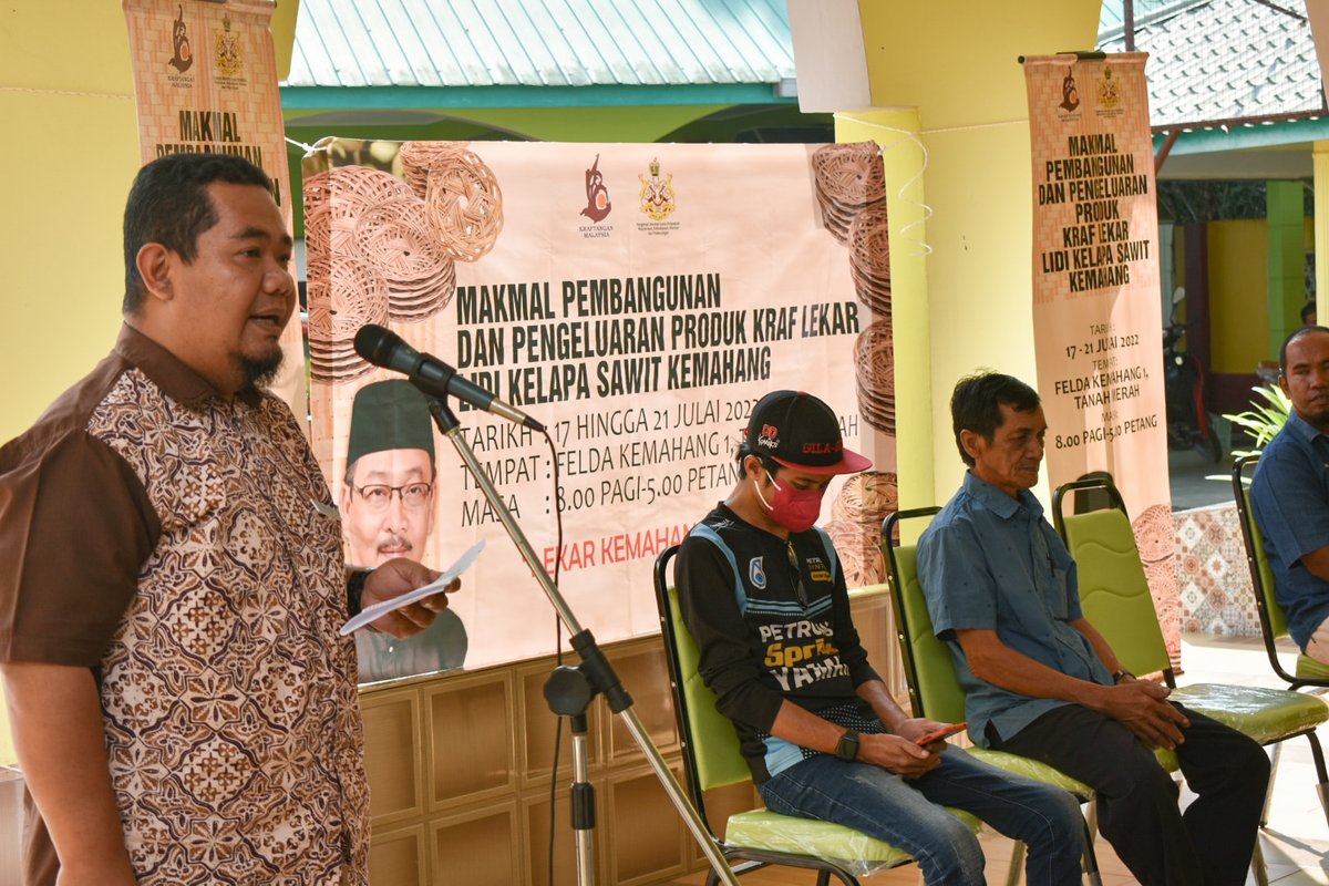 pkkelantan's tweet photo. Sekitar Majlis Perasmian Makmal Pembangunan Dan pengeluaran Produk Kraf Lekar Lidi Kelapa Sawit Kemahang bermula dari 17 Hingga 21 Julai 2022 bertempat di Felda Kemahang 1, Tanah Merah, Kelantan.
#krafmemperkasasosioekonomirakyat
#kmck
#mycraftshoppe
#ekrafbazar https://t.co/tivv2CshsA