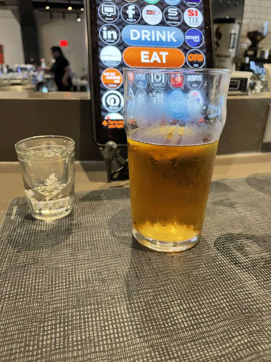 YWICK5's tweet photo. #needafewmore 🍺 thanks a lot @JetBlue https://t.co/5WMC3JT2fv