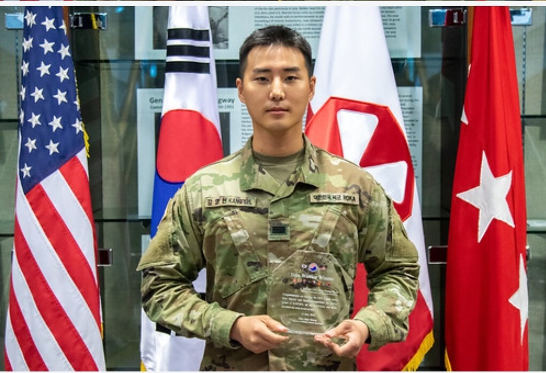 nanndd's tweet photo. Eighth Army's 2022 best warriors award ceremony #DAY6 #YoungK https://t.co/3DAFRaW6PT