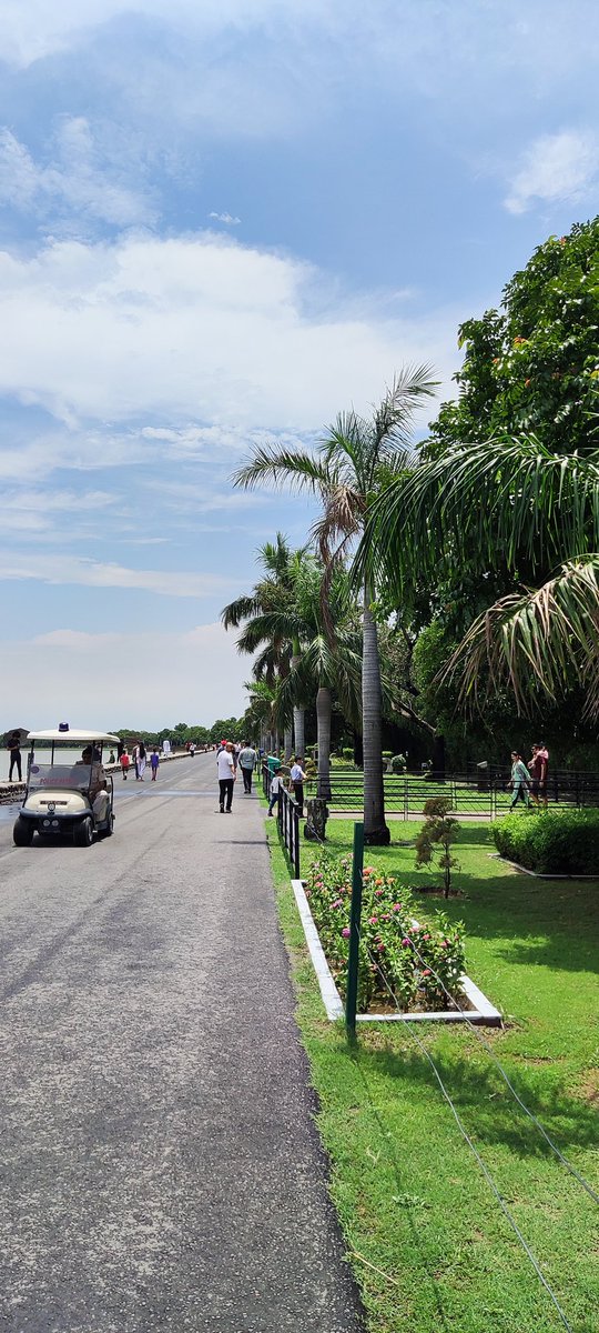 itspieIN's tweet photo. #Chandigarh #MadhyaMarg #SukhnaLake #RockGarden https://t.co/Bp1agNJV3z