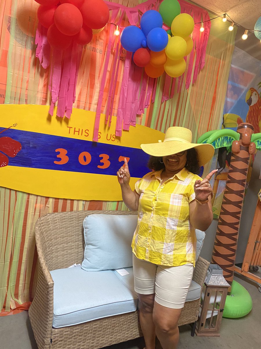 Homedepot3037's tweet photo. Straw hat and sun yellow Day!! #voa2022 #beach #thd3037 #stl https://t.co/RqH6CXyBzp