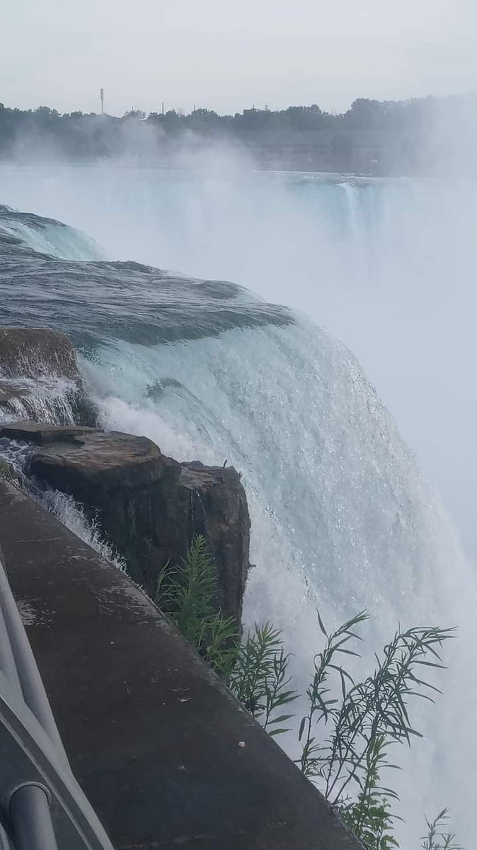 ninja2chow's tweet photo. My Happy Place..📽😁 #Lifewithaninja #Niagara https://t.co/eHA43p9Djx