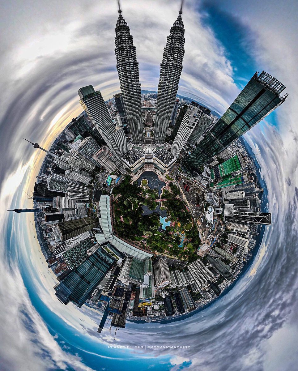 KreativerKlubKL's tweet photo. As above, so below.β¨
πΈ IG Photo Credit: @anb519
#kreativerklubkl #kreativerklub #malaysia #petronastwintowers #petronastowers #architecture #aerialphotography #dji #dronestagram #skybangerz #foggy #mist #urbanjungle #jungle #visualmobs #citykillerz #skyline #skyscrapers https://t.co/q6HLHvJwPA