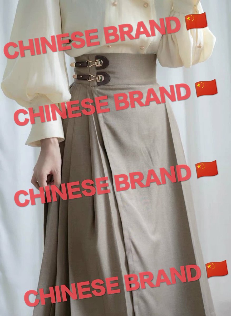x18482117's tweet photo. #dior  DIOR, are u ok? Copy others troditional clothes and say it's your “hallmark DIOR silhouette”? https://t.co/3spTAeaBTA