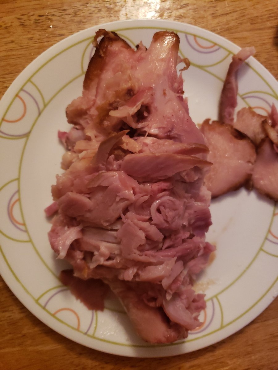 VIPvinnyD's tweet photo. Got plans for the bone too. Freeze &amp; save for Ham &amp; Bean soup in the fall. #Flavor #NoWasting. https://t.co/vEyI2UjFxM