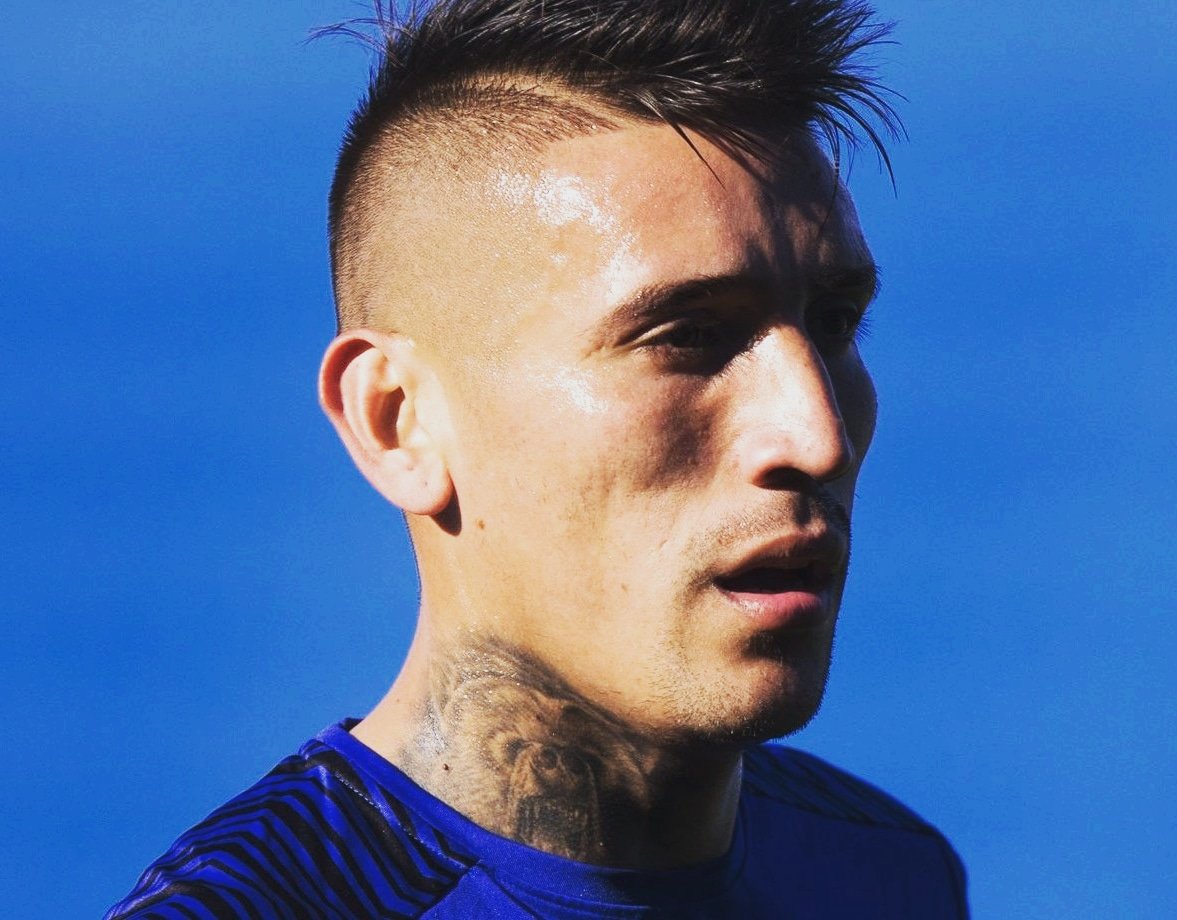 OoCBoca's tweet photo. Volvió Roncaglia, que vuelva ÉL 10. https://t.co/mHunhQHUtW