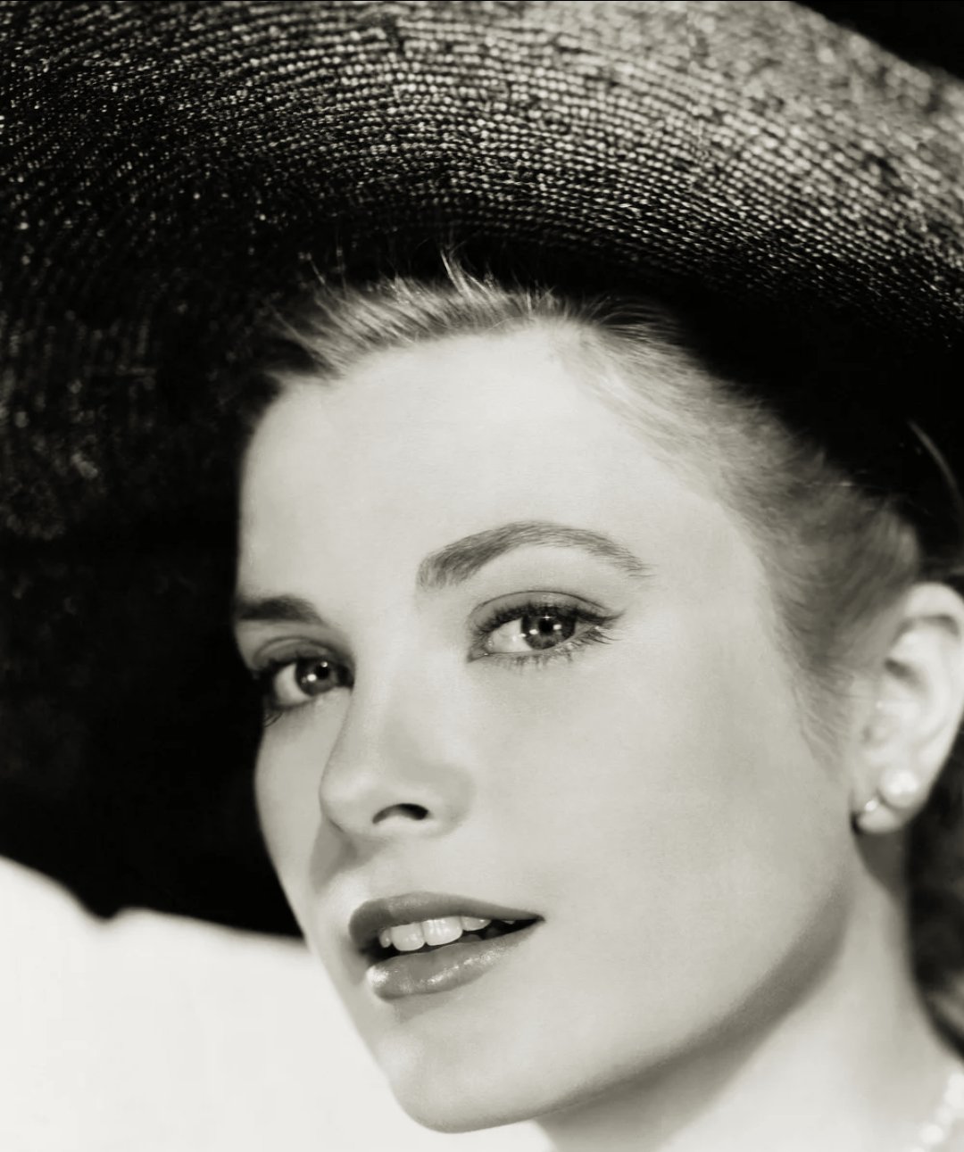 ママ 一目惚れした俳優女優を明かす グレース ケリー Grace Kelly T Co Qy8nzpdryt Twitter