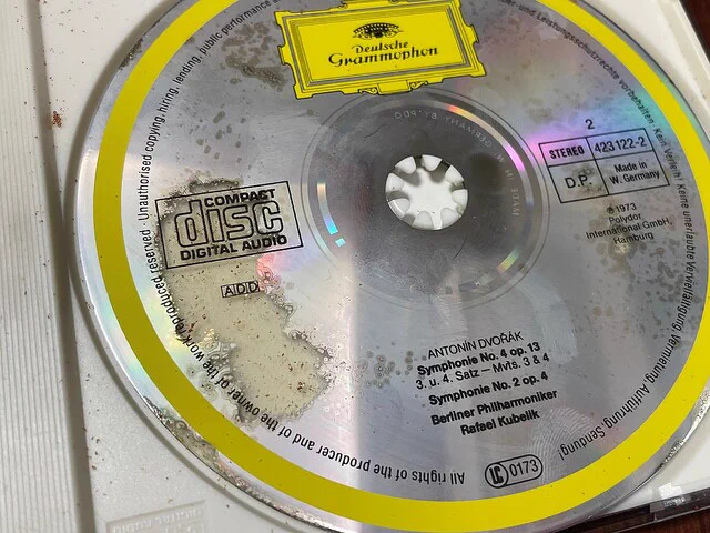 CDの寿命は10～30年…コレクターを悩ませる「CD劣化問題」！！