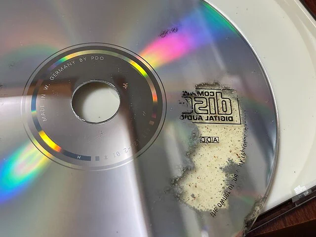 CDの寿命は10～30年…コレクターを悩ませる「CD劣化問題」！！