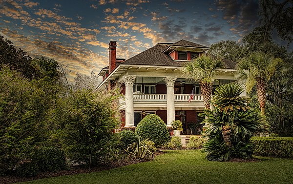 dangercrobin's tweet photo. New artwork for sale! - "Classic Southern Mansion" - https://t.co/5UdoiJZIXu @fineartamerica https://t.co/hBlrhZJNne