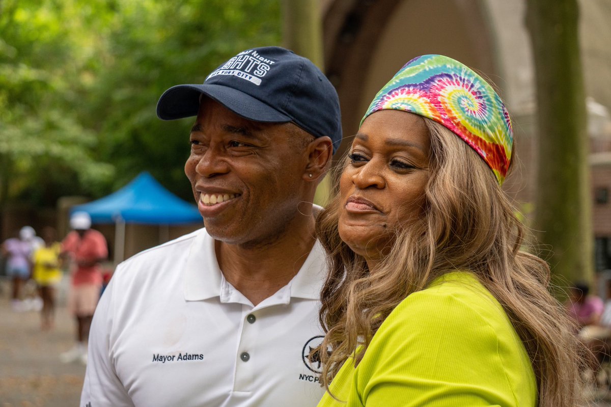 NYCMayorsOffice's tweet photo. .@NYCMayor joins the community at the Jackie Robinson Park block party #inHarlem. https://t.co/z1Tc0ImMQC