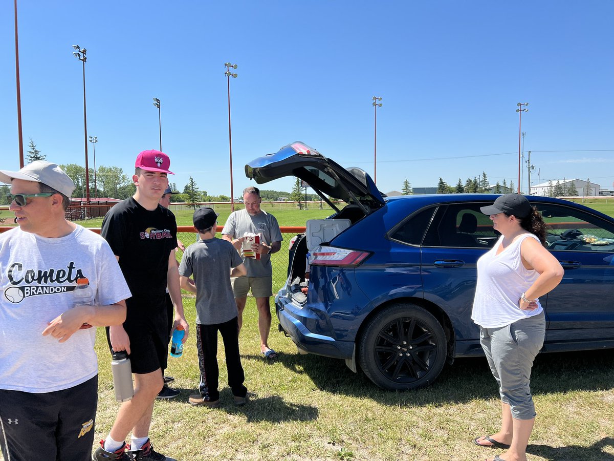 ABOVE AND BEYOND…your feel good post this week comes courtesy of <a href="/CompassCoachLtd/">Compass Coach Lines</a>. After three years of not being able to travel the Westman Comets finally hit the road on Sunday to play an exhibition game against the Regina Wildcats. With the Comets short-staffed at coach,