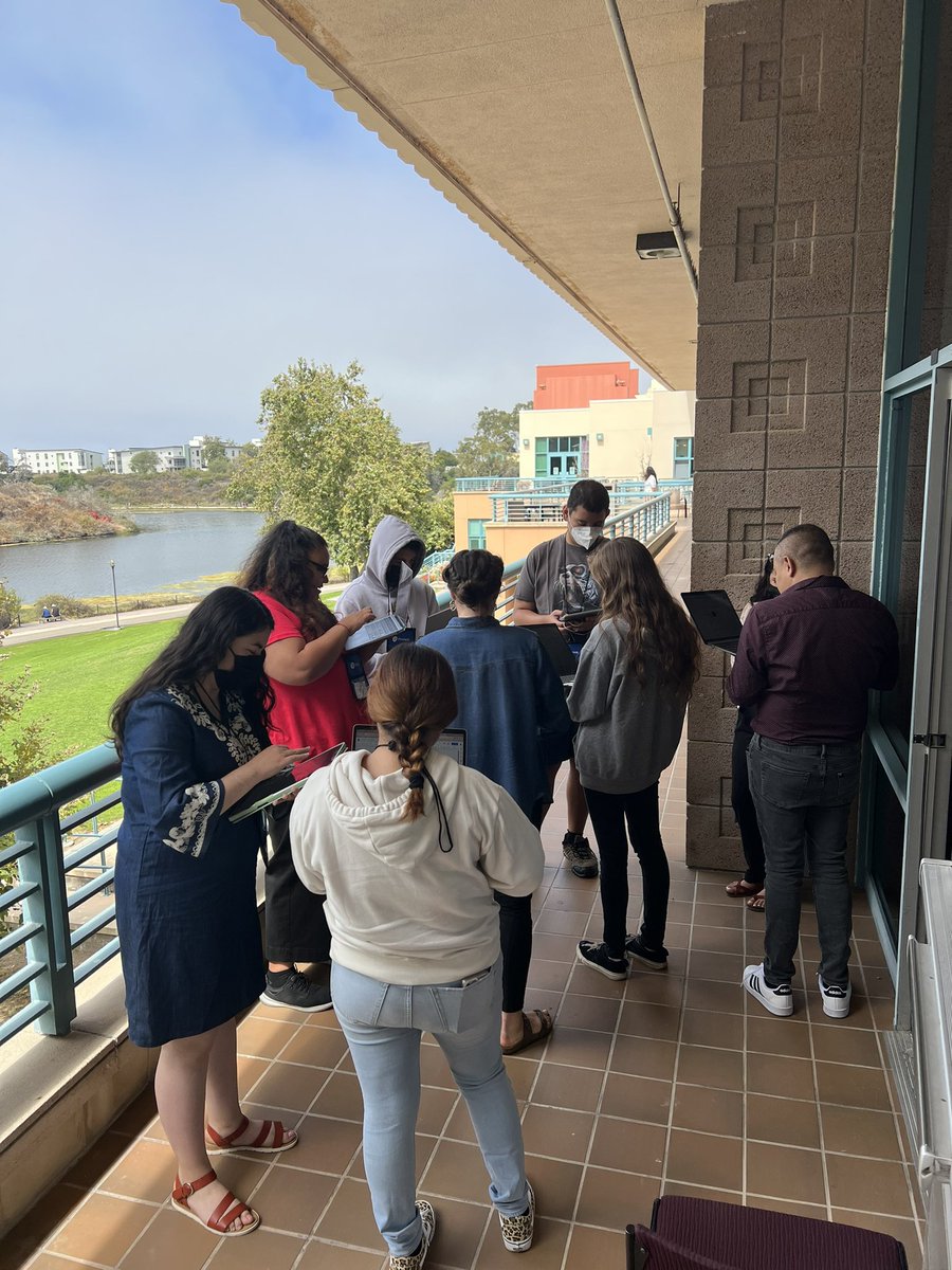 MCRios22's tweet photo. @WLSumSem  #WLSumSem22  Future teachers learning, reflecting, collaborating and valuing  each others perspectives. @SenorVarela https://t.co/r6l17yXADz