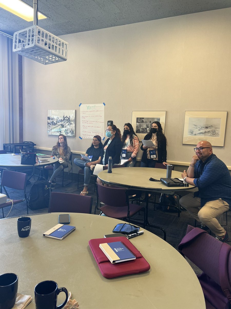 MCRios22's tweet photo. @WLSumSem  #WLSumSem22  Future teachers learning, reflecting, collaborating and valuing  each others perspectives. @SenorVarela https://t.co/r6l17yXADz