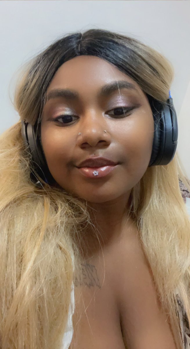 YummyMag1c's tweet photo. @aliyahInterlude Face piercings in general just yes https://t.co/WAi1AZL7SV