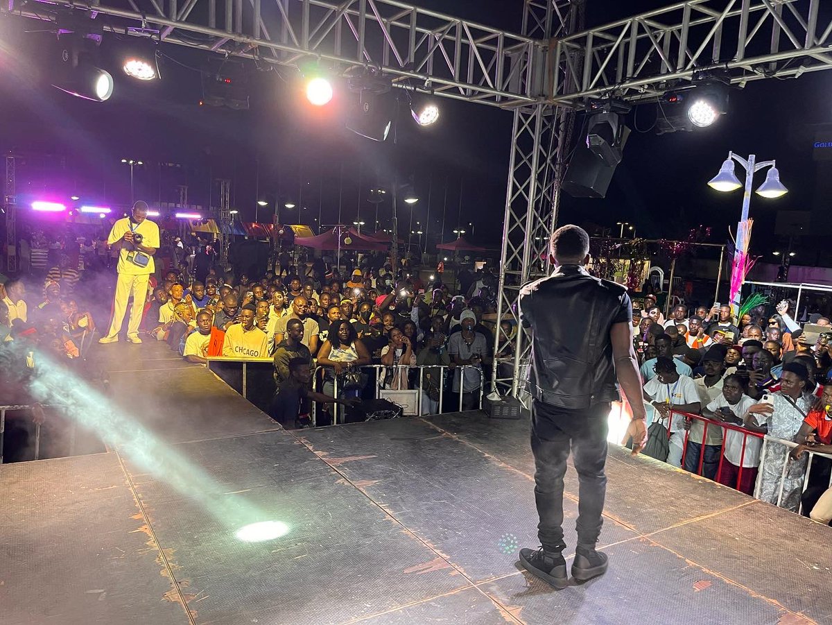 Elown_KNB's tweet photo. FROM ABOISSO TO CTN 🇧🇯
MERCI AU PEUPLE BÉNINOIS POUR SON AMOUR INCONDITIONNEL DEPUIS TANT D’ANNÉES. PLUS CHAUDS QUE VOUS ÇA VA ÊTRE DIFFICILE À TROUVER.
#LRDLP LA TOURNÉE COMMENCE. https://t.co/RVG8s7gVNm