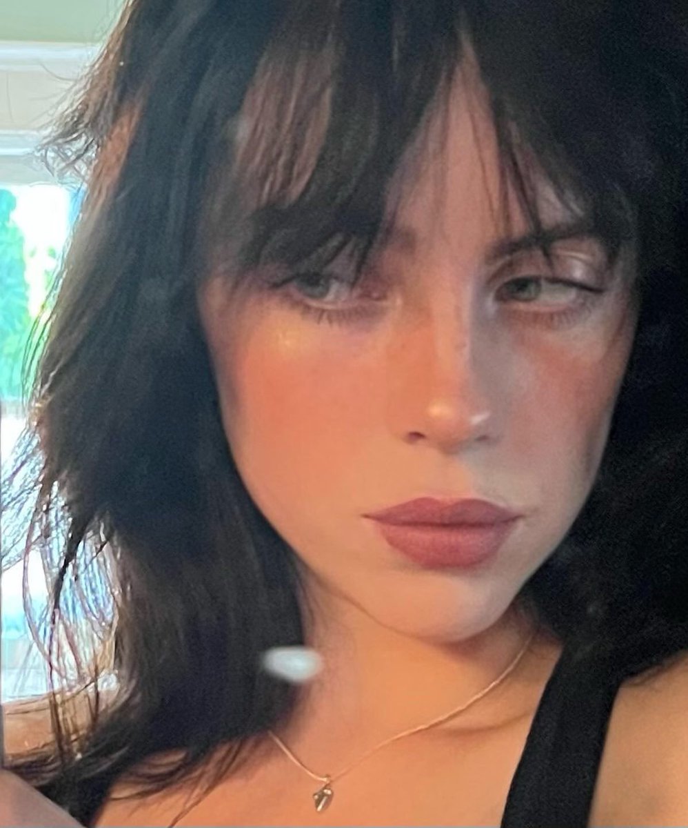 InfoBillieBR's tweet photo. PERFEITA! Billie Eilish via Instagram. https://t.co/vNMyp0pQkD