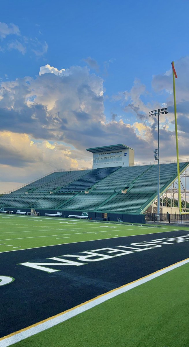 CoachWrather's tweet photo. What a great end to an awesome weekend in tahlequah Oklahoma. Was awesome getting to see the class of 2023 and many future riverhawks show case their talents!!
#BIRD2OFPR3Y https://t.co/kmWdnYVlGm
