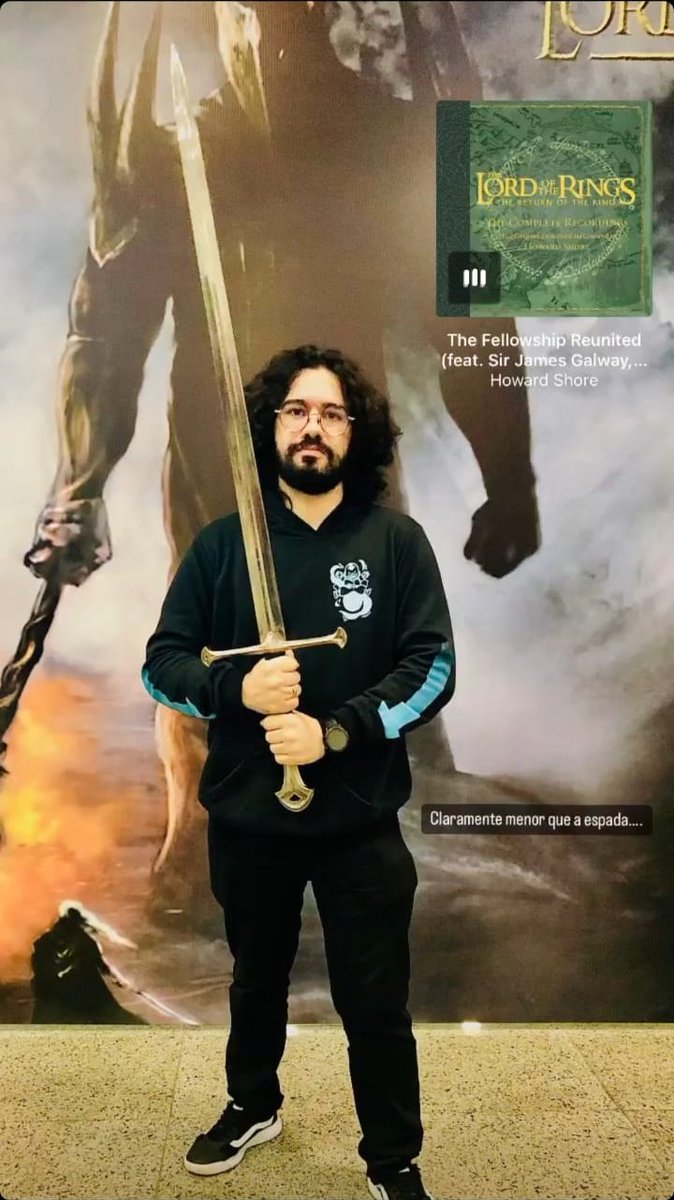 EuSouAbismo's tweet photo. na moral as vezes eu preciso parar com a piada antes que vá muito longe...

quando vi o stories, pensei "nossa a espada é do tamano dele"...

ai... https://t.co/INFvB1IbD6