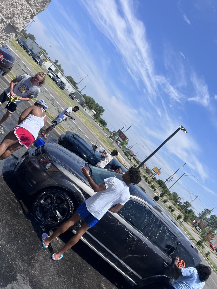 Infinity_2024's tweet image. Car wash in 105 degree heat yesterday then 2 games … 2 games today started this morning … getting ready for this next weekend and then Atlanta August 4-7 !!  @JourneyChaney @Marcus_Ugbah @Kenneth_Dorsey4 @BattlePayden @MiikeJr3 @ZacheryLewis15 @Infinity_2024